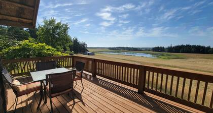 Spacious 2-bedroom farmhouse with spectacular views on beautiful Whidbey Island