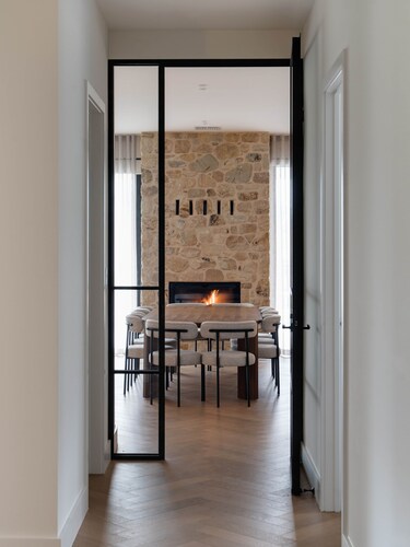 Moda Haus. (The Lobie Project)
