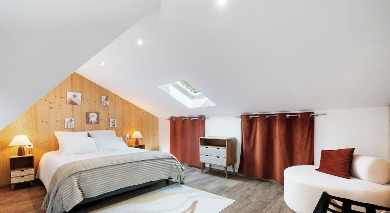 2 bedrooms, travel cot, free WiFi