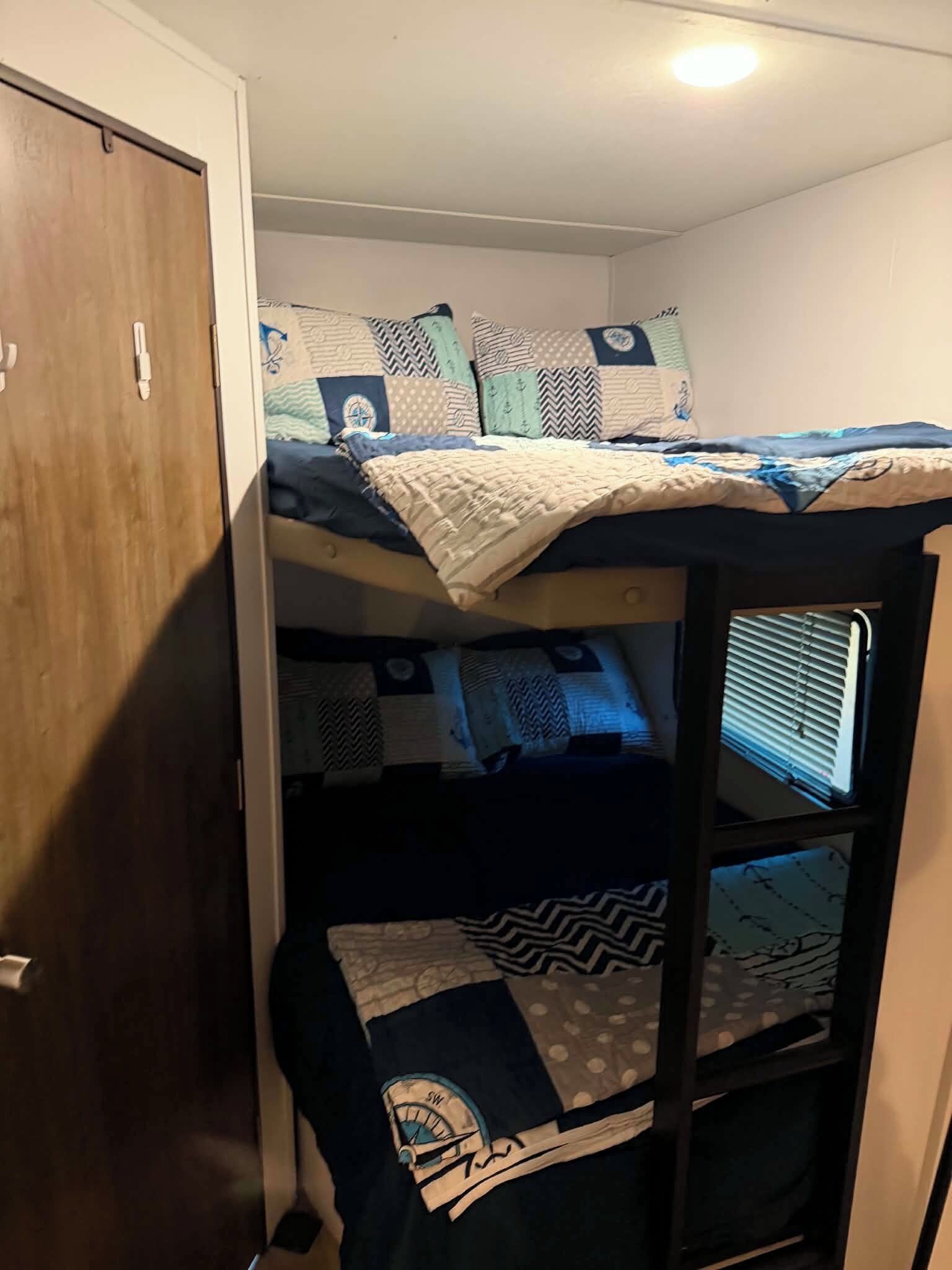 3 bedrooms, WiFi, bed sheets