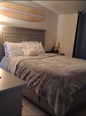 Iron/ironing board, free WiFi, bed sheets, wheelchair access - Cozy 2-bedroom house in pleasant Palmdale with AC  / Fast internet (Palmdale)