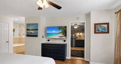 Brick House By the Bay | Bay Walk + Local Life