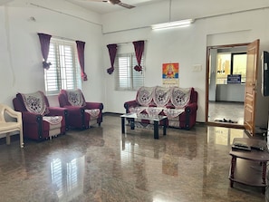 Lobby - Perfect House near Airport in Peelamedu, Coimbatore (Coimbatore)