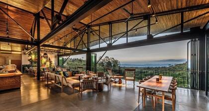 BLACK TI - Luxury Cabin, Poas Volcano