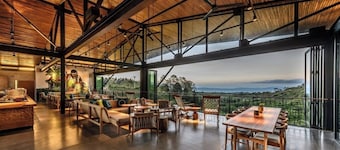 LUMINOUs Luxury Cabin, Poas Volcano