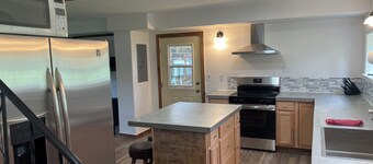 Fabulous 1 bedroom and loft home near Carey perfect for relaxing stays