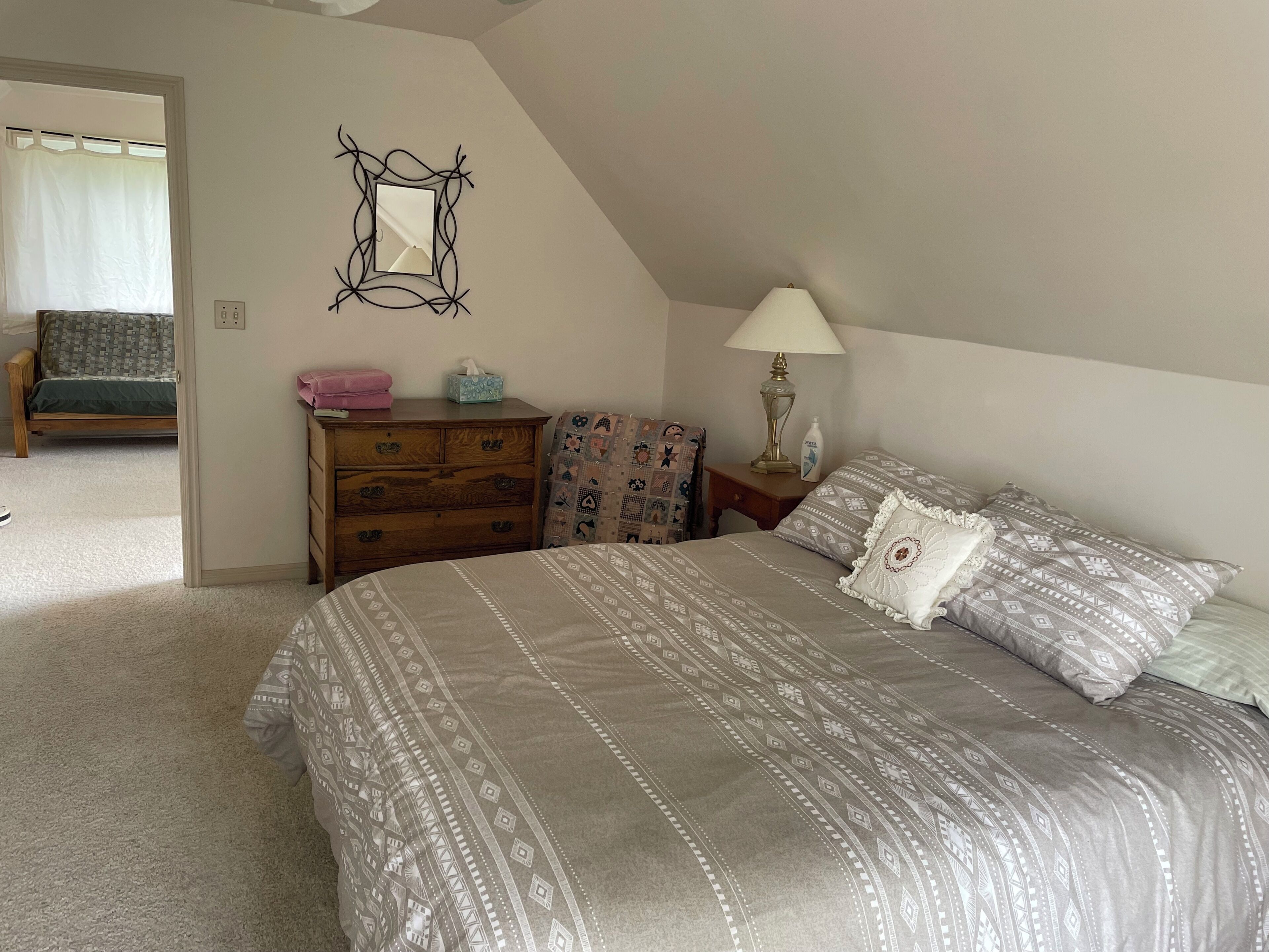 2 bedrooms, travel cot, bed sheets
