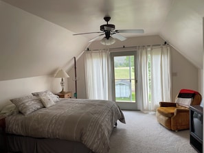 Cuna de viaje y ropa de cama 