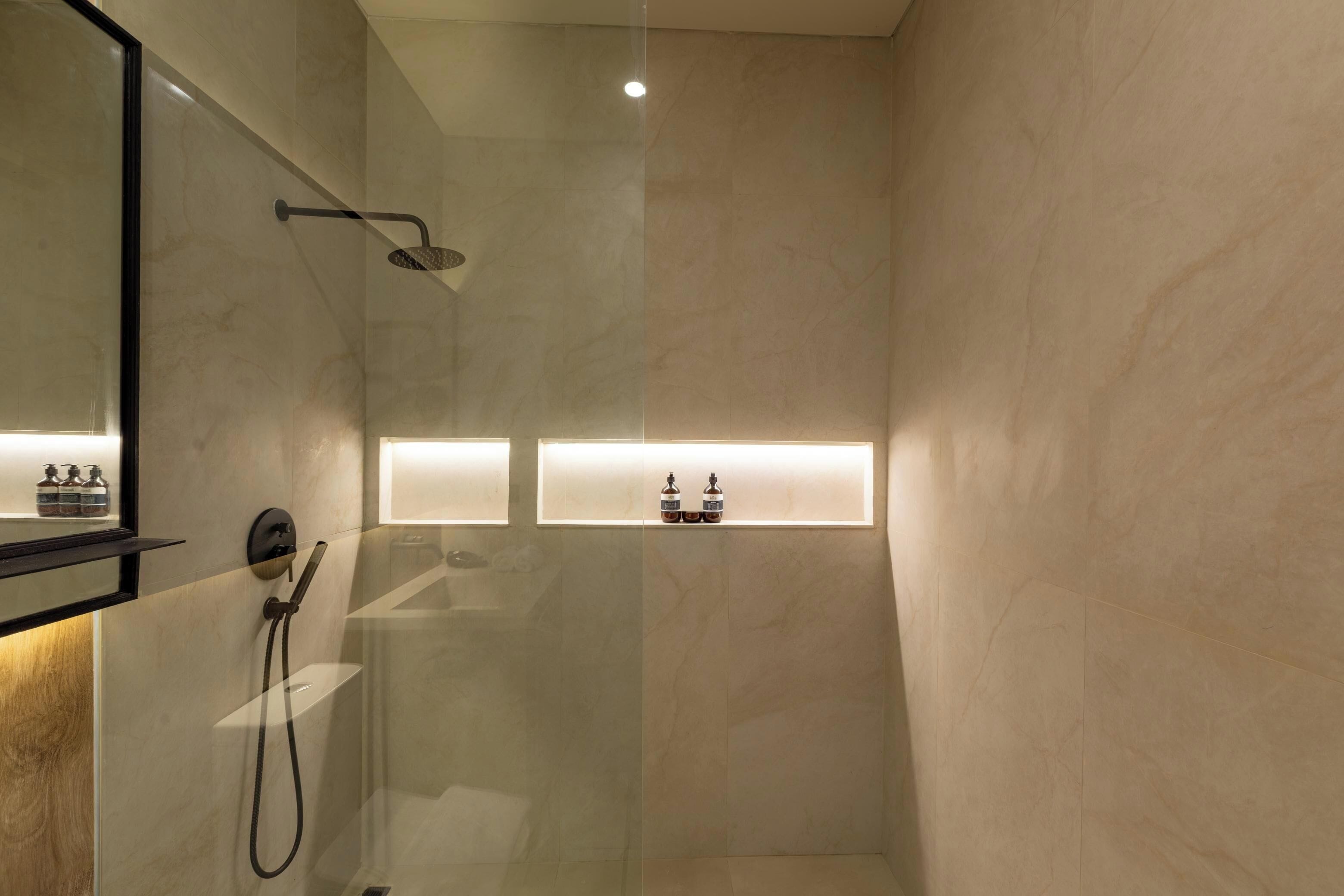 Townhome | Bilik Mandi | Kelengkapan dandanan diri percuma, pengering rambut, tuala disediakan 