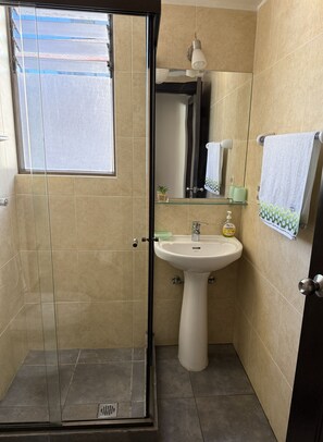 Hair dryer, towels, soap, toilet paper - Premium Apartment - Total Comfort & Connectivity (La Paz)