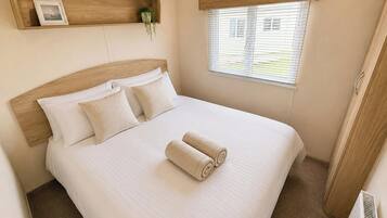 WiFi, bed sheets