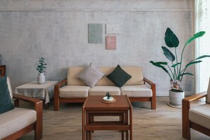 Living area - TP101/CityTrain/Family (Taipei City)