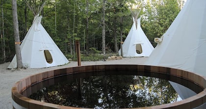 Jeronimo, Tipi for a group of 5