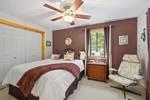 3 Schlafzimmer, Schreibtisch, Bügeleisen/Bügelbrett, kostenloses WLAN