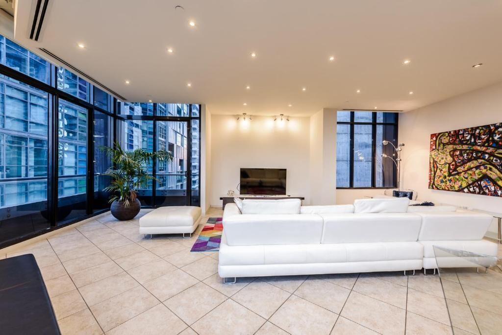 Luxury-Apartment, Balkon, Stadtblick | Wohnbereich