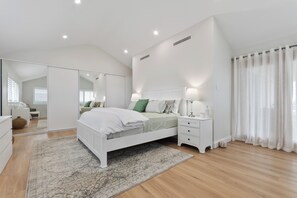 3 bedrooms, iron/ironing board, WiFi, bed sheets - Home Waters Wannanup -Luxury coastal retreat with Pool & Spa (Wannanup)