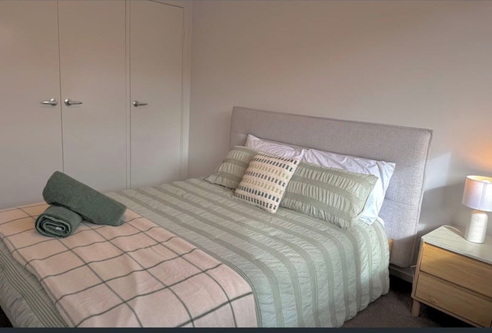 2 chambres, fer et planche à repasser, Wi-Fi, draps fournis