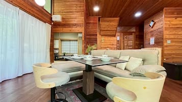 Apartment | Dining