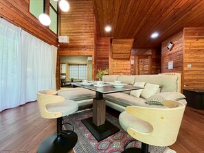 Apartment | Dining