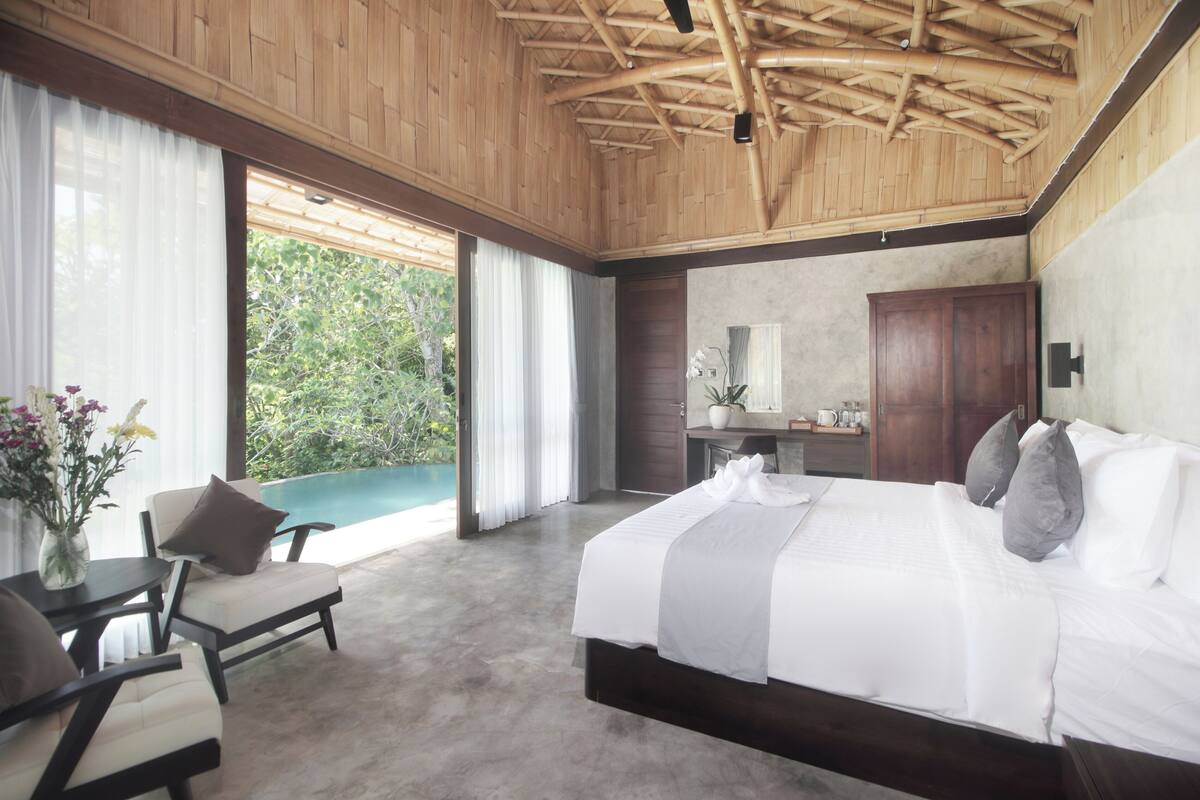 Villa luxueuse, 1 très grand lit, climatisation, vue sur la piscine | Literie de qualité, accès au Wi-Fi (inclus), décor unique