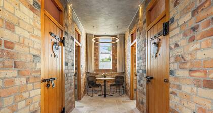 Newmarket Central Boutique Suites