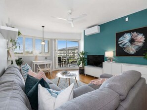 Living area - Coast in Bloom - Resort Serenity at 5204 (Tweed)