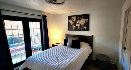 2-Bedroom Condo, 1 block from the Square, Underground parking, Private balcony