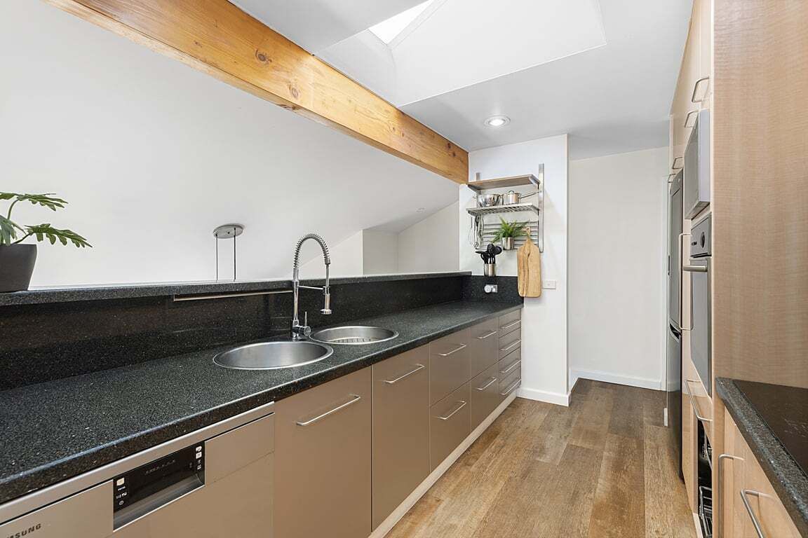 Micro-ondes, four, plaque de cuisson, lave-vaisselle