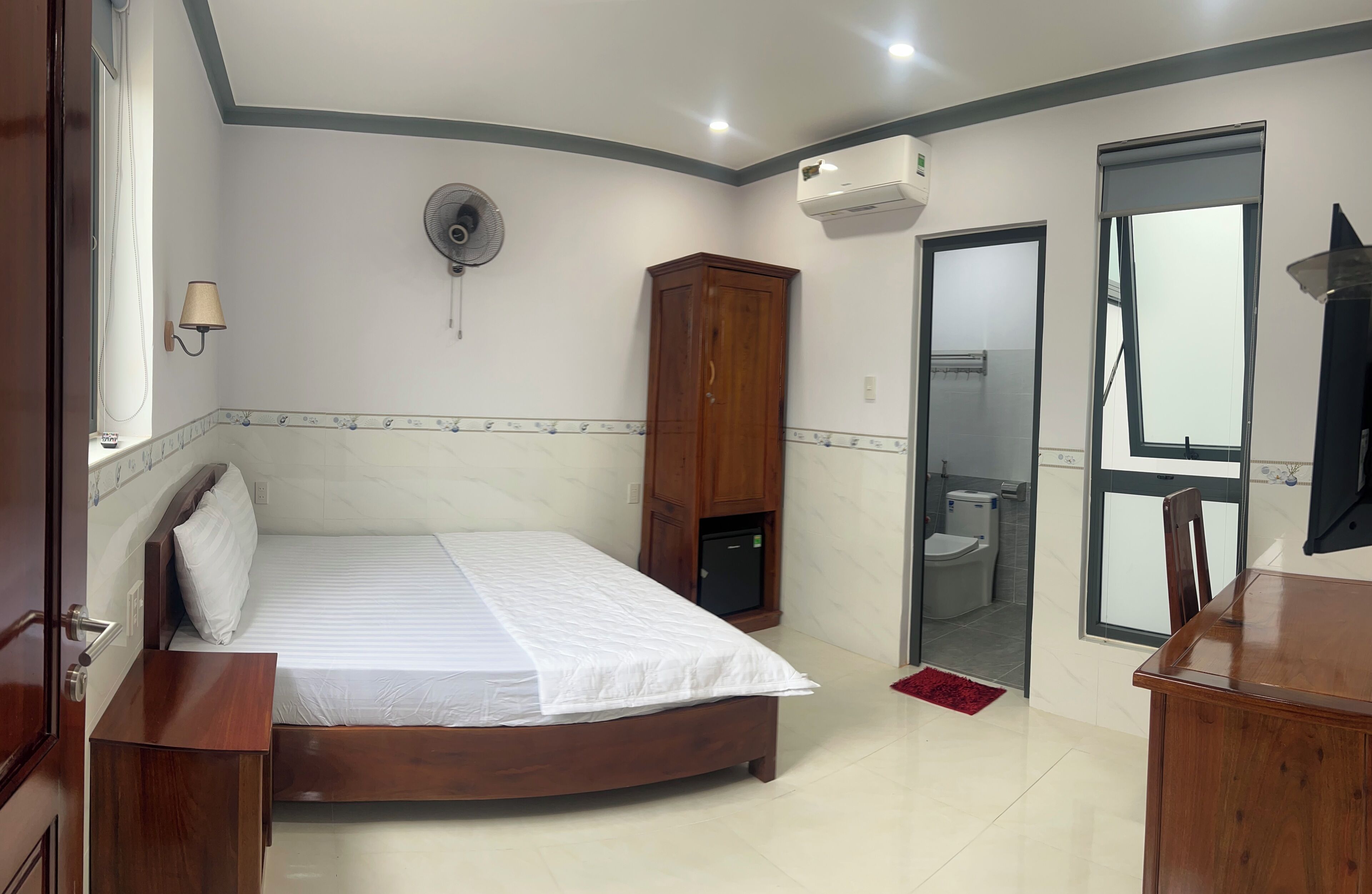 Habitación básica doble | Escritorio, espacio para trabajar con un portátil, wifi gratis