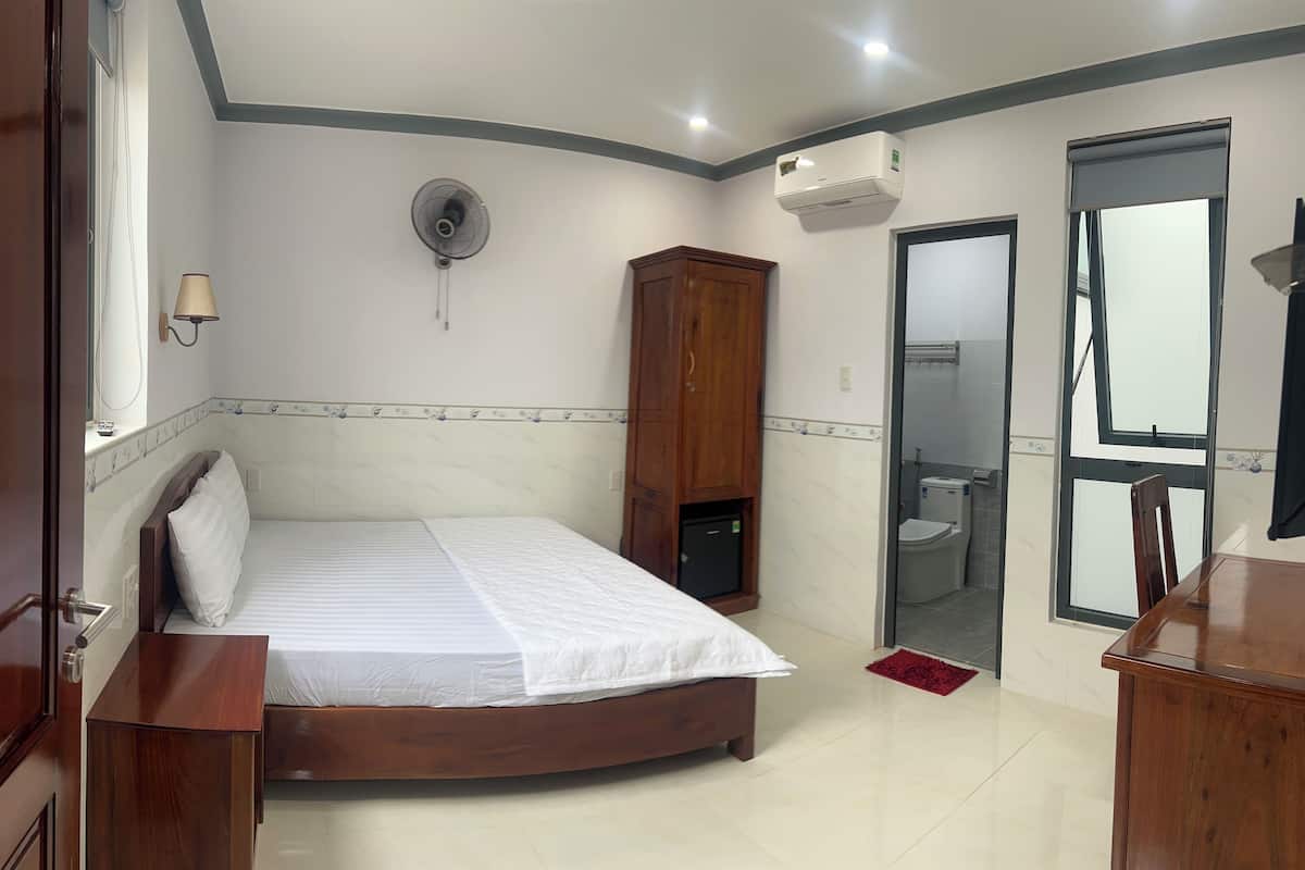 Basic Double Room | Desk, laptop workspace, free WiFi