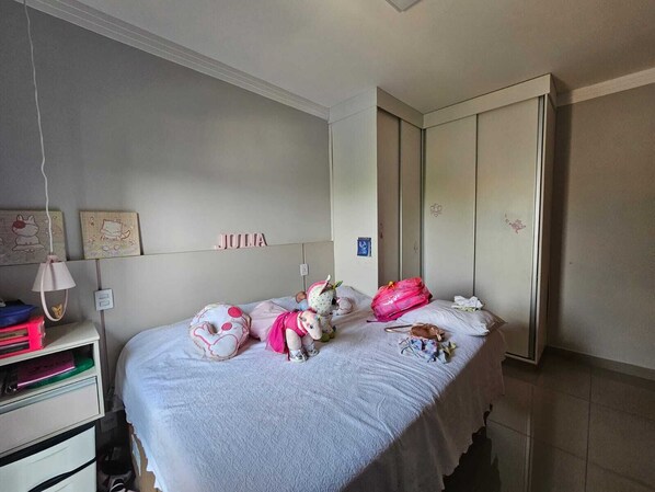 Iron/ironing board, WiFi, bed sheets - Vrbo Property (Mirassol)