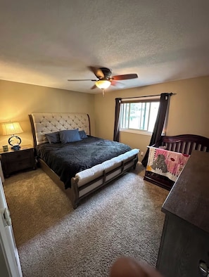 2 bedrooms - Luxury Alaska Spa Retreat • Hot Tub • Sauna • Cold Plunge • Fire Pit (Anchorage)