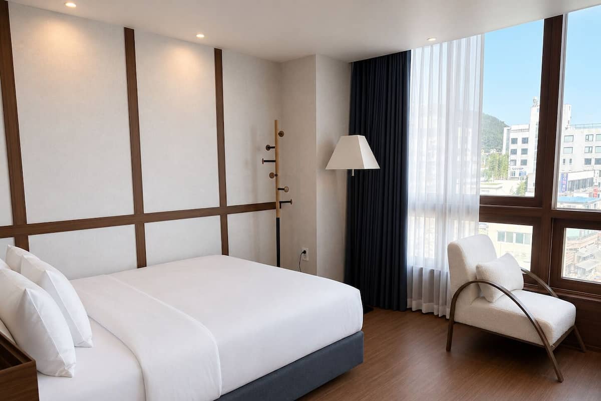 Standard-Vierbettzimmer, Nichtraucher, Hafenblick