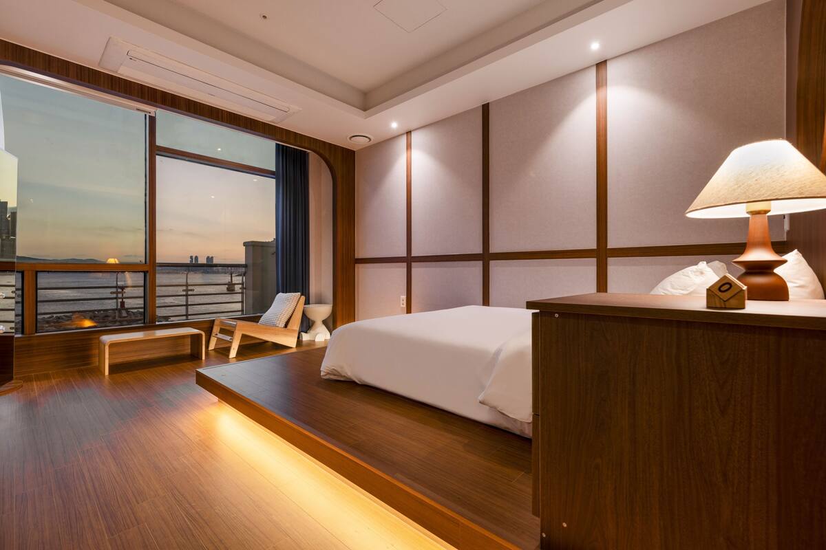 Habitación Premium doble, vistas al mar | Ropa de cama de alta calidad, cortinas opacas, sistema de insonorización