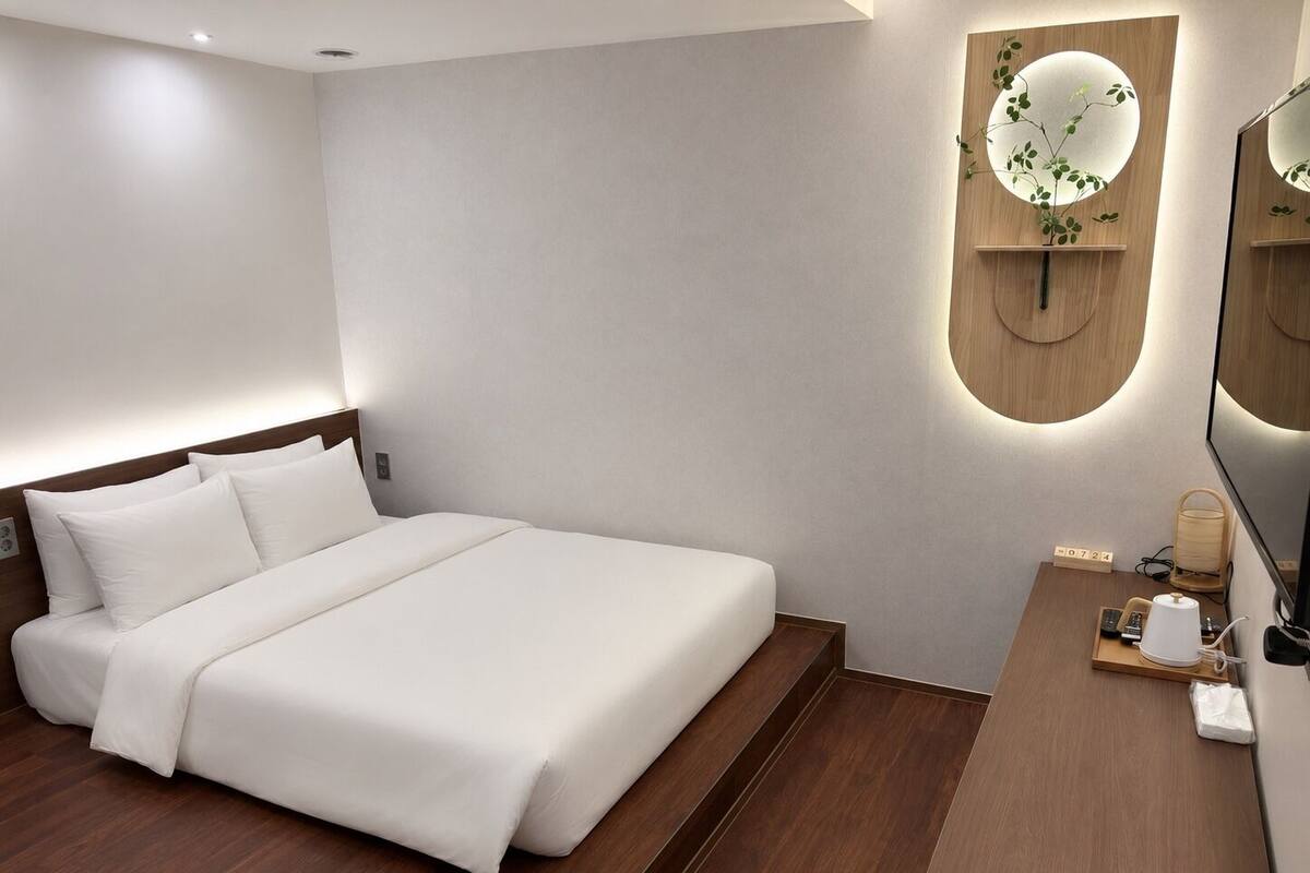 Habitación doble económica (no window) | Ropa de cama de alta calidad, cortinas blackout y insonorización