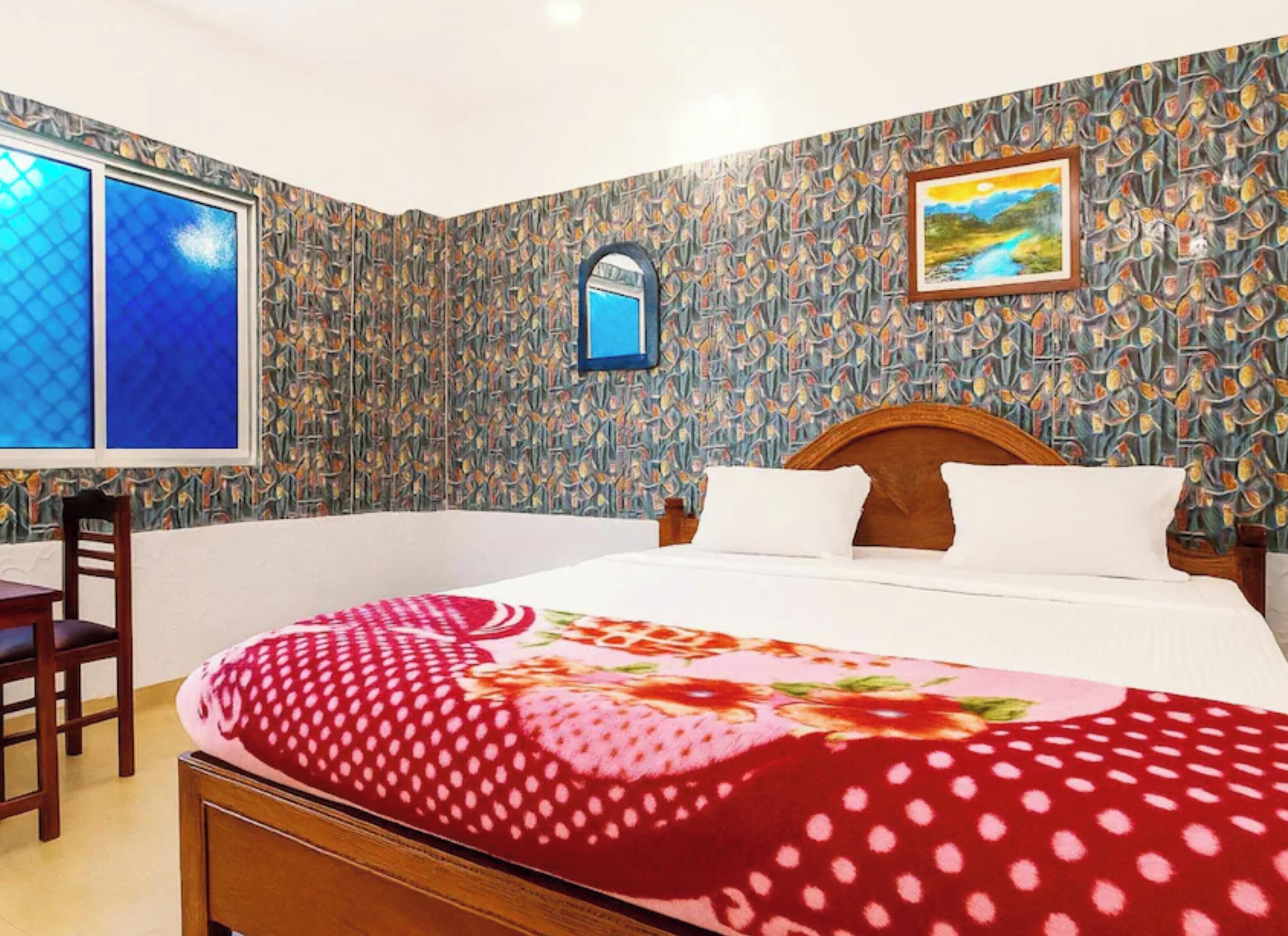 Deluxe Double Room | Hypo-allergenic bedding available, soundproofing, WiFi (free)