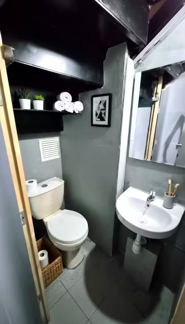 Shower, towels, soap, toilet paper