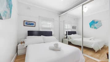Iron/ironing board, WiFi, bed sheets