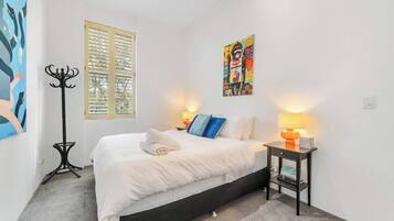 2 bedrooms, iron/ironing board, WiFi, bed sheets