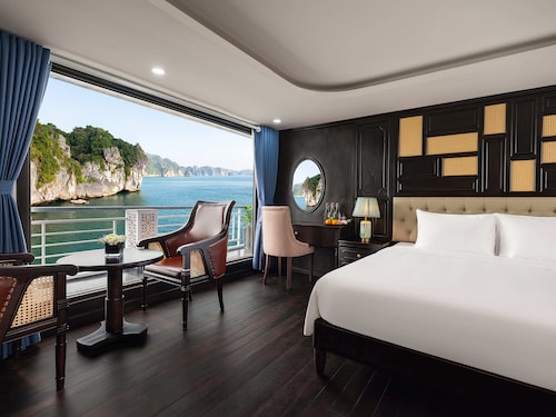 Amanda Pearl Cruise Ha Long Bay