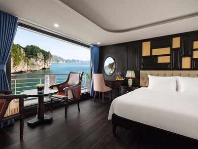 Amanda Pearl Cruise Ha Long Bay
