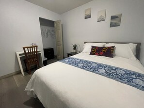 Room - Spacious Guest Suite in Coquitlam (Coquitlam)