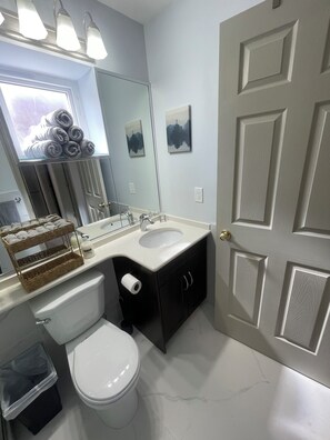 Bathroom - Spacious Guest Suite in Coquitlam (Coquitlam)