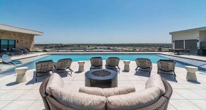 NL Lux Stay in Downtown Frisco with Rooftop Pool