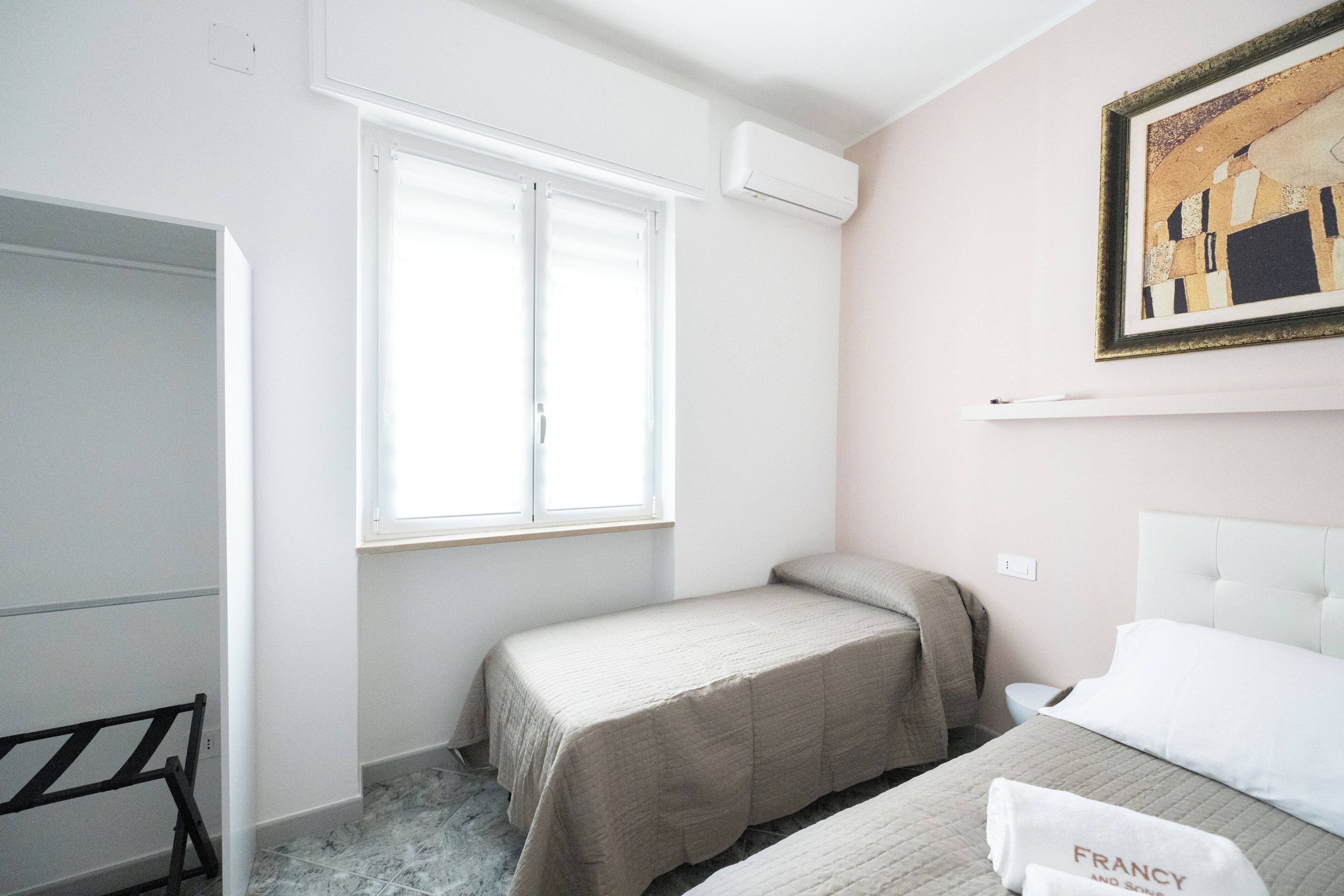 Economy Room