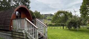 Pod 3 at Flat Hills Cafe and Tourist Park: Queen Pod (sleeps 2)