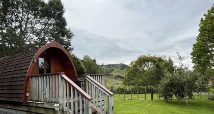 Pod 3 at Flat Hills Cafe and Tourist Park: Queen Pod (sleeps 2)