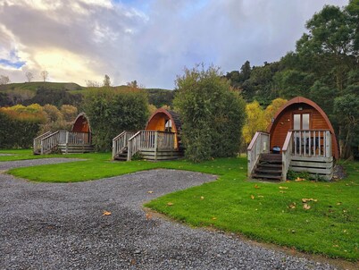 Pod 3 at Flat Hills Cafe and Tourist Park: Queen Pod (sleeps 2)