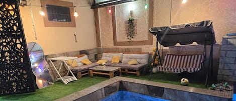 室內泳池、室外泳池