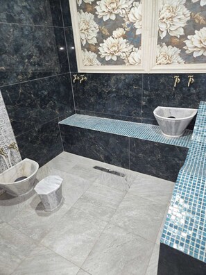 Spa - Vrbo Property (Bougara)